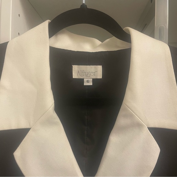 Black and white wrap dress with cute belt tie - Picture 5 of 6